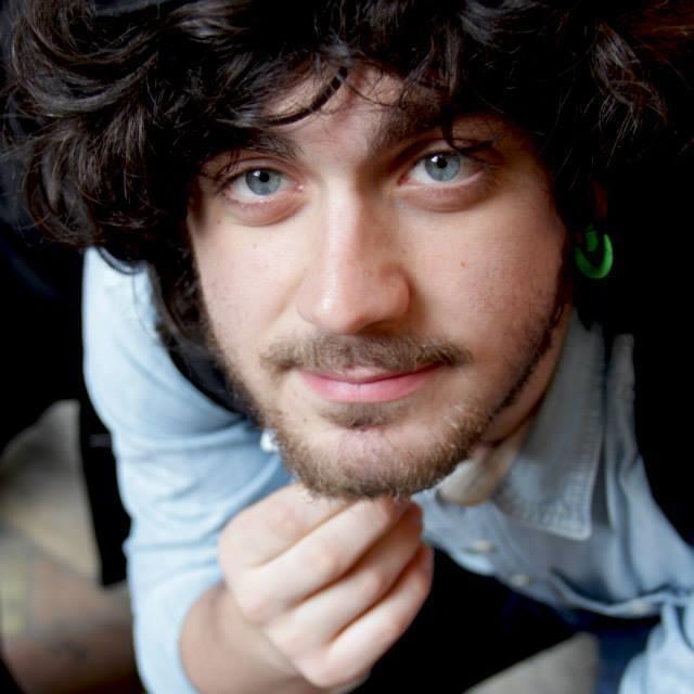 Chitarrista, compositore musica elettronica offre lezioni per un approccio alla musica in tutte le sue forme