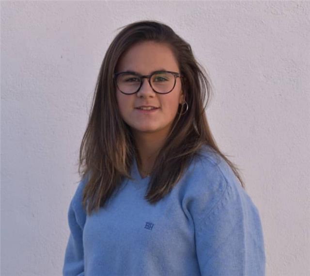 Me ofrezco a dar clases a niños y niñas estudiantes de primaria. estudiante del doble grado en educación infantil y primaria