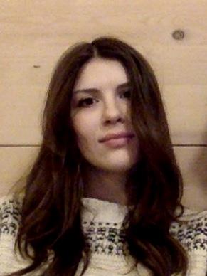 neo laureata in storia dell'arte (con master di specializzazione in arte contemporanea) offre lezioni private