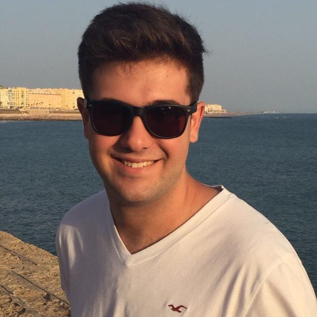 Estudiante de filología inglesa que busca dar clase de inglés a alumnos de infantil, primaria, eso y bachillerato. Con experiencia y buenos resultados