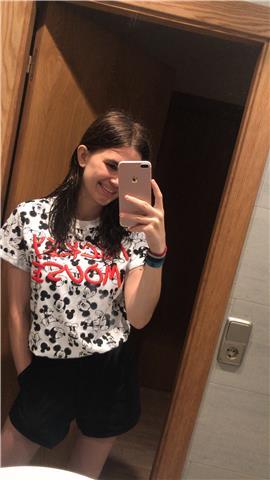 Doy clases a todo tipo de alumnos de todos los cursos hasta bachillerato. soy responsable y muy activa. me gusta enseñar