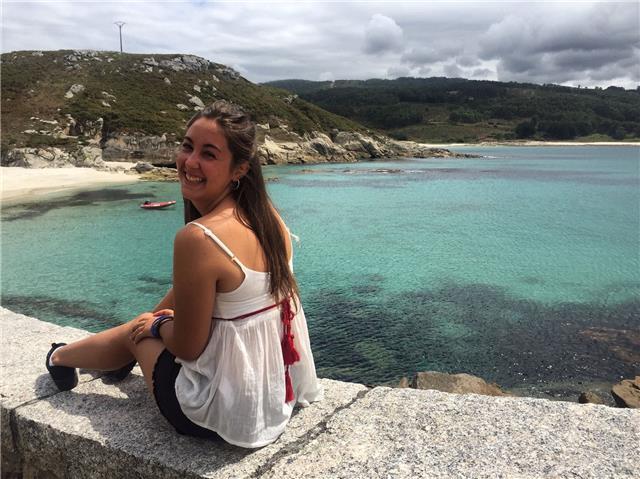 Profesora de primaria e infantil busca clases en horario extraescolar para adquirir experiencia con niños de forma individual