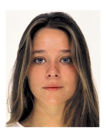 Sono una ragazza diplomata con il baccalaureato internazionale. Sini madrelingua in inglese e francese. Offro possibilità di dare ripetizioni/aiuto compiti a bambini