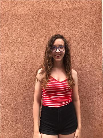 Estudiante de educación primaría en la uab, con el título del first certificate en inglés, se ofrece a dar clases de repaso y apoyo en primaria
