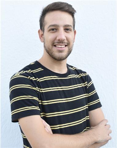 Soy graduado en Química por la Universidad de Sevilla y recientemente he terminado el Master de Profesorado de Educación Secundaria de la especialidad de Física y Quimica