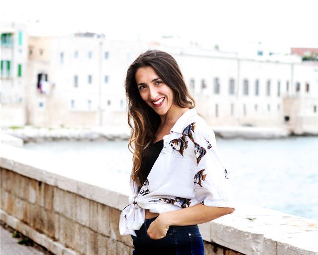 Attrice diplomata al Piccolo Teatro di Milano offre lezioni private di recitazione