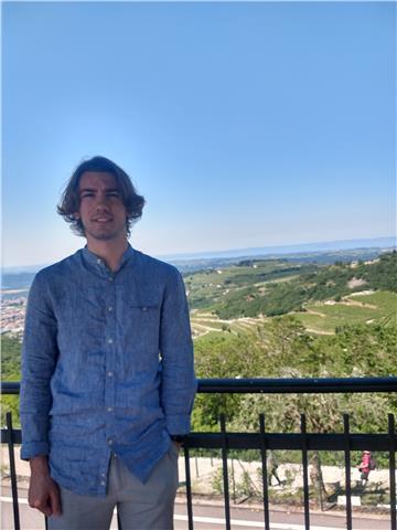 Diploma Liceo Scientifico, studio Ingegneria dell'Informazione e Comunicazioni