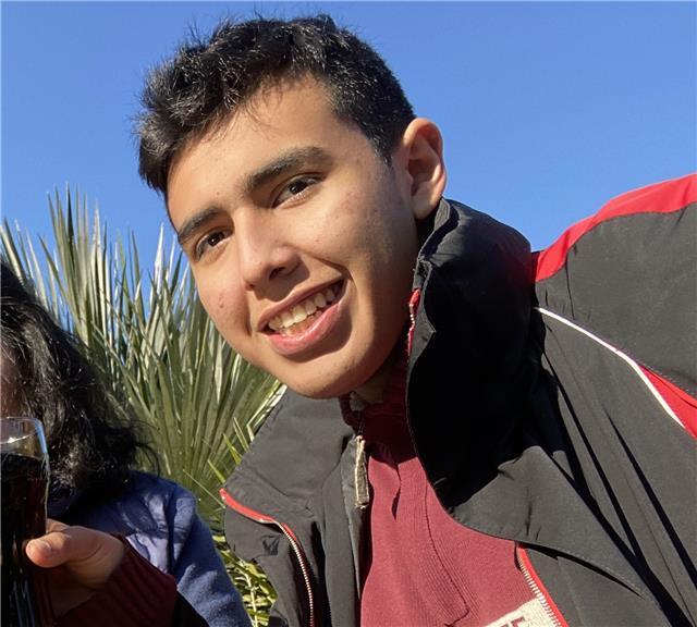 Profesor de lengua castellana, joven con muy buenas calificaciones en la materia
EP y ESO