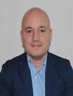 Graduado en geografía e historia y arqueólogo