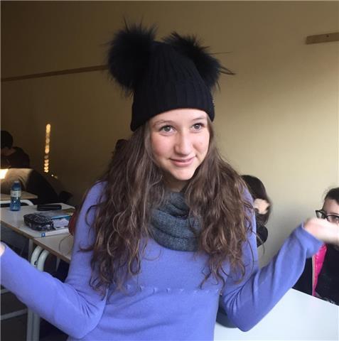 sono una ragazza ventenne che ha conseguito il certificato B2 di inglese l'anno scorso. Offro lezioni anche nelle materie umanistiche e di francese ad un livello B1. Anche materie scientifiche ai bambini di elementari e medie