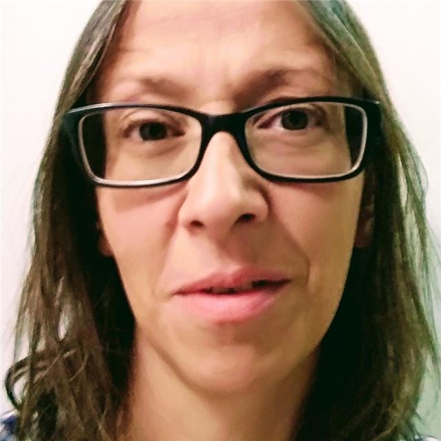 Psicóloga ofrece clases de refuerzo en diferentes materias para alumnos de la e.s.o