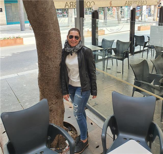 È la mia lingua madre; e lo parlo e lo scrivo correttamente. Difendendomi bene in italiano, mi aiuta a trasmettere la conoscenza, soprattutto della grammatica e della coniugazione verbale, (che varia molto con l'italiano, anche se di solito faccio la mia 