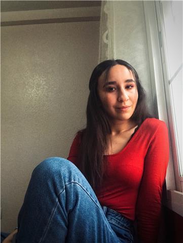 Chica nativa española que imparte clases de español