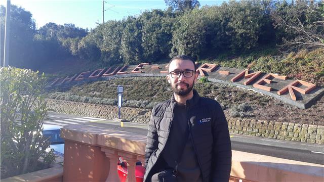 Professeur d'anglais, avec une expérience de 9 ans a l'étranger, donne des cours de langue a Antibes , Cannes et nice