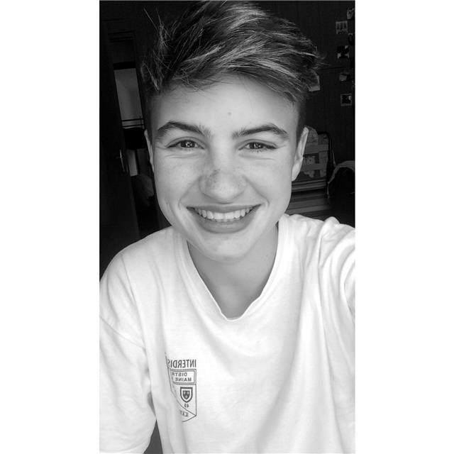 Élève de TS voulant partager ses connaissances en aidant les élèves de la 6eme à la première (je peux aider pour les SVT et/ou les physiques chimie)