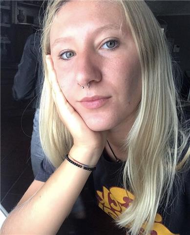 Ragazza di 24 anni offre lezioni private di inglese