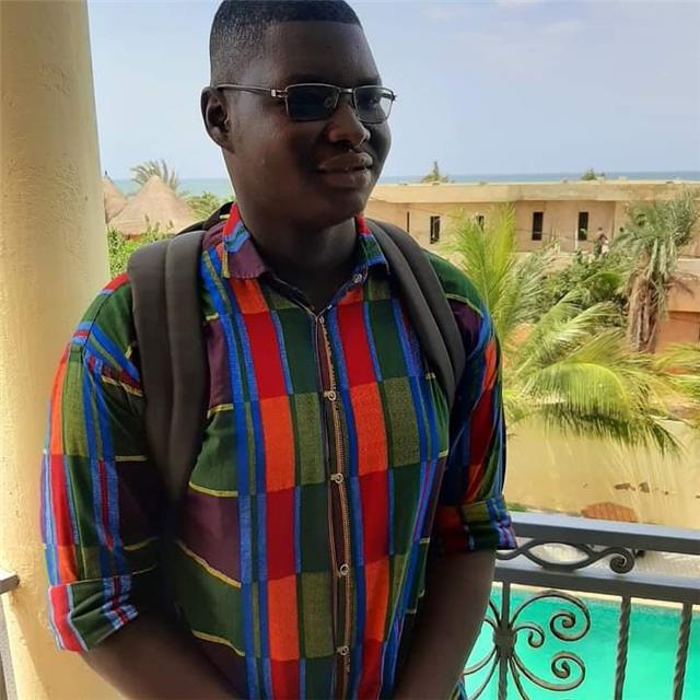 Élève ingénieur, je donne des cours de Maths. J'y associe des cours de traitement de texte (Word...) optionnel et gratuit