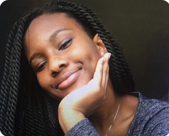 Etudiante passionnée de français, je veux aider si nécessaire