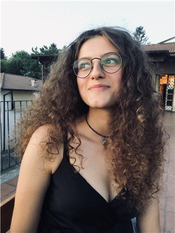Studentessa universitaria offre ripetizioni di qualsivoglia materia
