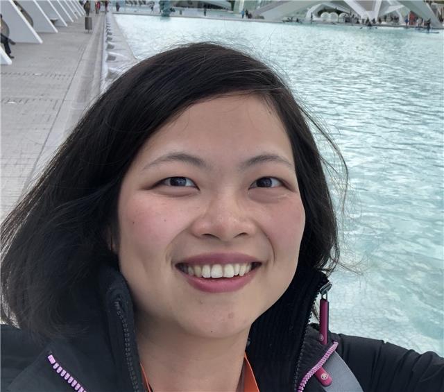 Profesora de inglés o chinos en cual edades