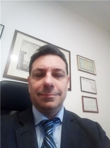 Libero professionista laureato in giurisprudenza abilitato avvocato disponibile lezioni ripetizioni di diritto per scuole superiori e università