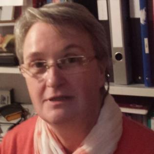 Soy francesa nativa, ahora vivo en tenerife, y doy clases a distancia
pueden ser clases particulares de apoyo a alumnos o para adultos que necesitan aprender o mejorar su francés