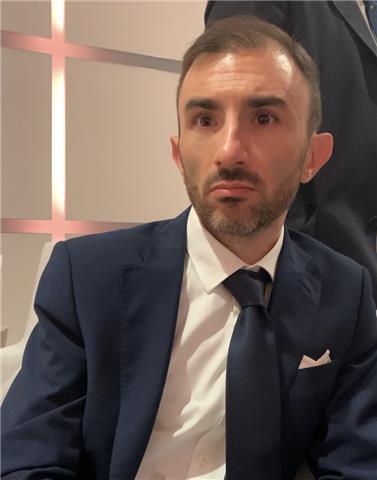 Economia aziendale - docente di economia aziendale & fiscalista, laureato in economia, 44 anni, propone lezioni di economia aziendale e matematica