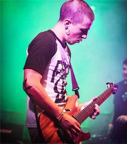 Diseñador grafico / profesor de musica