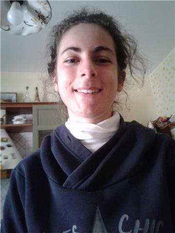 Sono una ragazza di 21 anni giá diplomata al liceo Sc. Umane che vuole trasmettere ai ragazzi l amore per la cultura