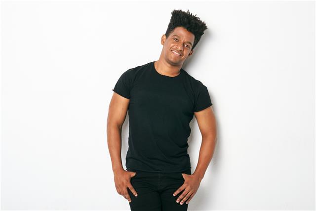 Salsa, bachata sensual, reggaeton cubano, expresión colporal