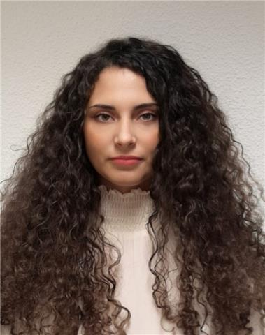 Laureata con menzione accademica e tirocinante ex art. 73 offre lezioni di Diritto