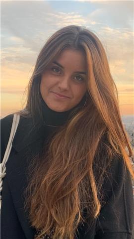 Profesora de inglés joven. Mis clases van dirigidas a alumnos desde 5 a 10 años