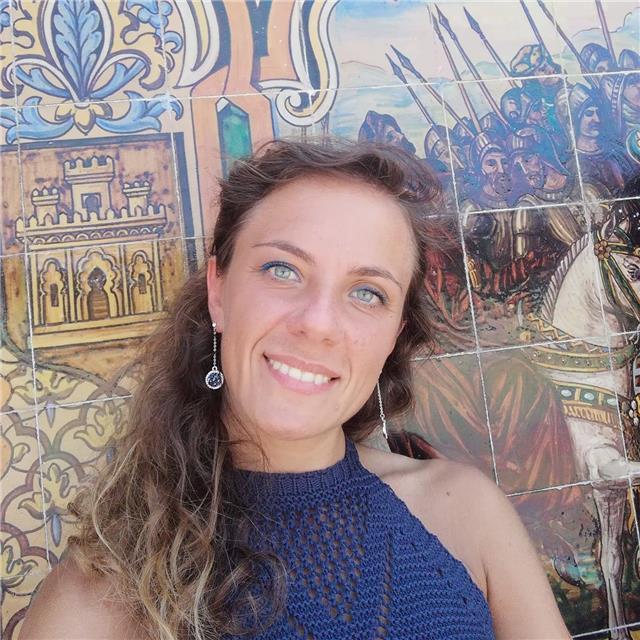 Laureata in lingue, con 6 anni di esperienza, offre lezioni private di spagnolo a ragazzi di medie e superiori e anche aiuti per esami universitari