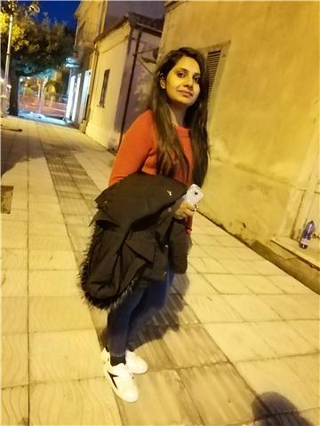 Inglese è mio secondo lingua . Ho studiato per 10 anni in inglese