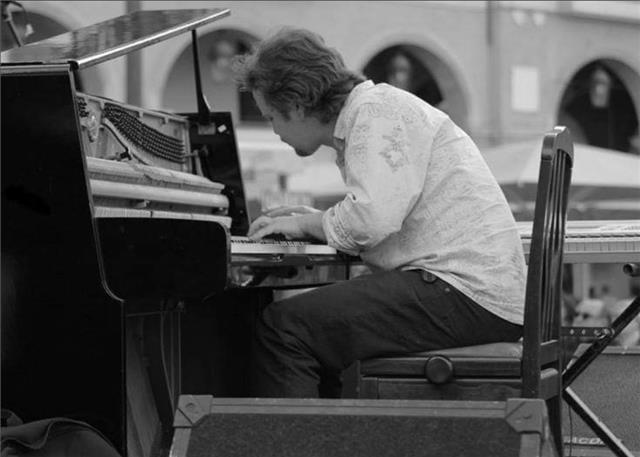 Clases de piano clásico y moderno