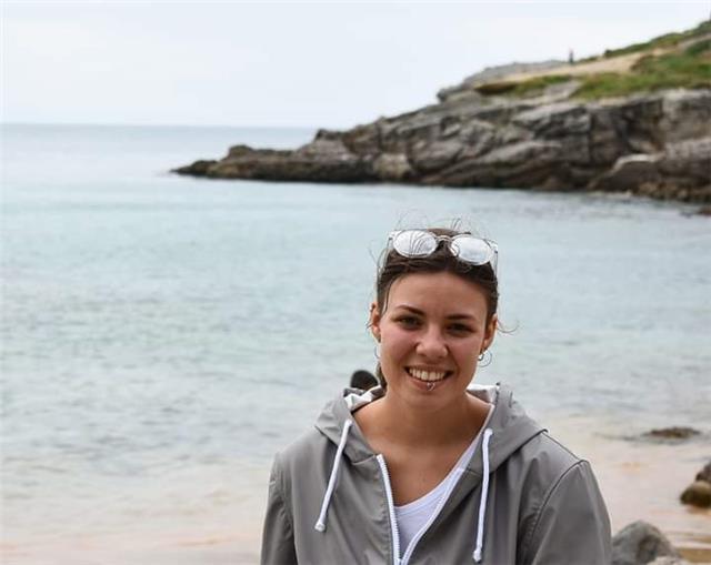 Doy clases económicas de inglés de dibujo. también de inglés (hasta b2.1)y repaso de lengua (primaria)