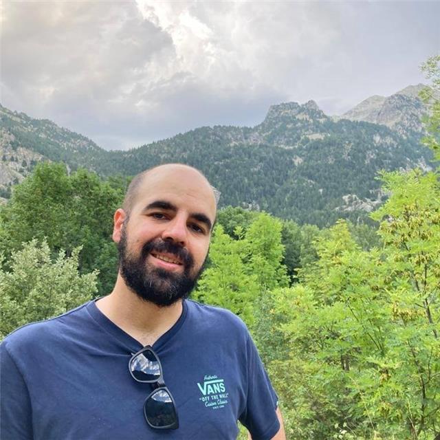 Doy clases de conversación, lectura y escritura