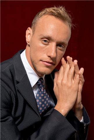 Buongiorno, La fotografia è la mia amore nella vita. 

Mi chiamo Bar Vardi vivo a Roma e Sono originalmente di Israele.
Sono un Fotografo e grafico Videografo creativo. 
Ho lavorato come fotografo per la società di bellezza Treatwell a Torino.  
Ecco un l