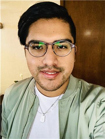 Profesor de Historia enfocado en temas sociales y artísticos, pero mi formación es de historiador general, así que puedo enseñar prácticamente sobre cualquier tema. 
Llevo un par de años en la docencia superior pero también he trabajado en educación básic