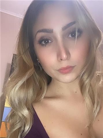 Laureata in Economia L-33, laureanda in Marketing managment