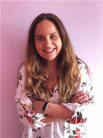 Graduada en historia y en el máster de profesorado de la especialidad de geografía e historia