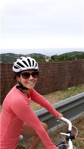 Profesora de inglés de niños o adultos con 6 años de experiencia. me encanta la enseñanza dinámica, la música, películas y todo más que permite qué los alumnos experimenten el mundo en otra lengua