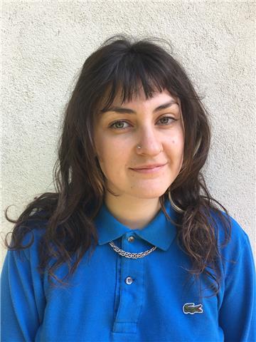 Chica de 24 años ofrece dar clases de Lengua Castellana y Literatura y de Inglés. He estudiado hasta bachillerato más un año de una carrera de filologia.
He vivido en EE.UU durante cinco meses y mi nivel de inglés es muy bueno