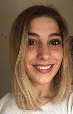 Diplomata al liceo classico e laureata a pieni voti in materia umanistiche, offro ripetizioni on-line (tutta Italia) e di persona nella provincia di Salerno (zona Vallo di Diano)
