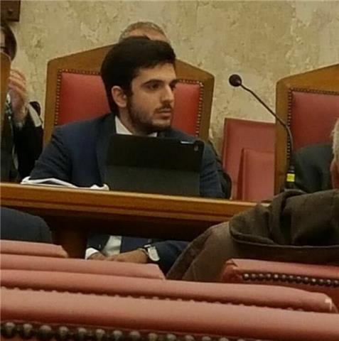 Sono diplomato al Liceo Scientifico e sono appassionato di matematica da tanti anni
