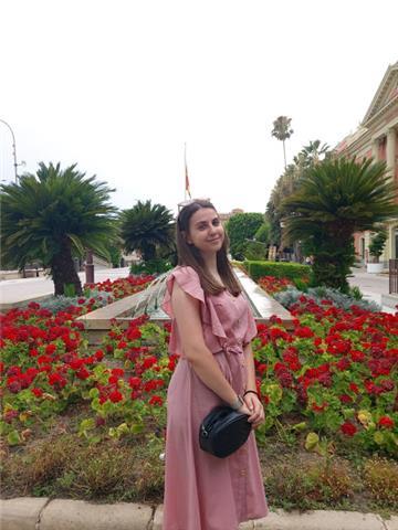 Profesora de Ciencias imparte clases particulares a estudiantes de primaria-bachillerato