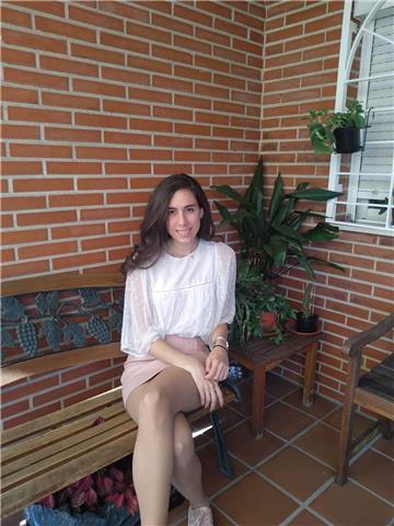 Se ofrecen clases de química a alumnos de la eso