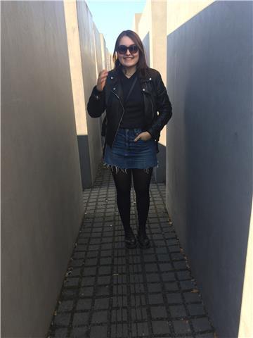 Estudiante de segundo de sociologia en euskera en leioa. de donosti y vivo de lunes a viernes en bilbao