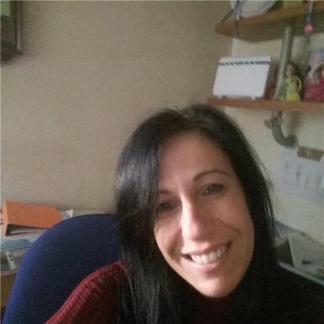 Laureata in lingue straniere con esperienza inglese russo latino italiano