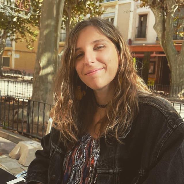 Graduada en criminología ofrece clases en ciencias sociales, geografía, historia y filosofía